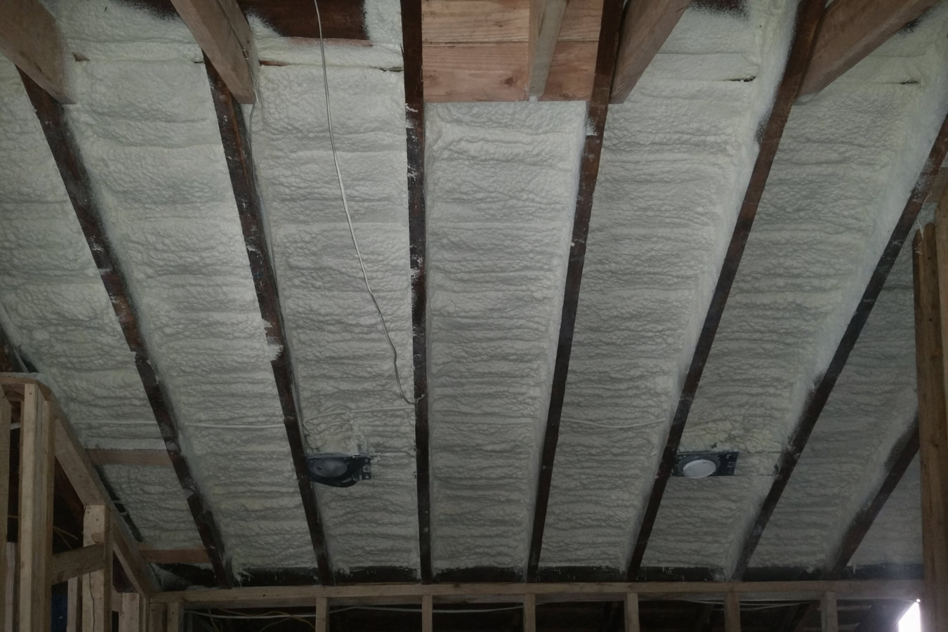 Closed-cell foam insulation